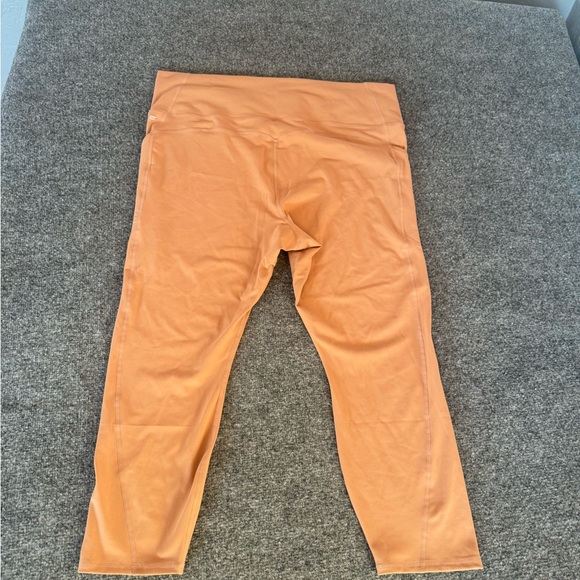 Fabletics Oasis PureLuxe High-Waisted 7/8 Beige Leggings With Pockets Size 4X - Picture 4 of 16